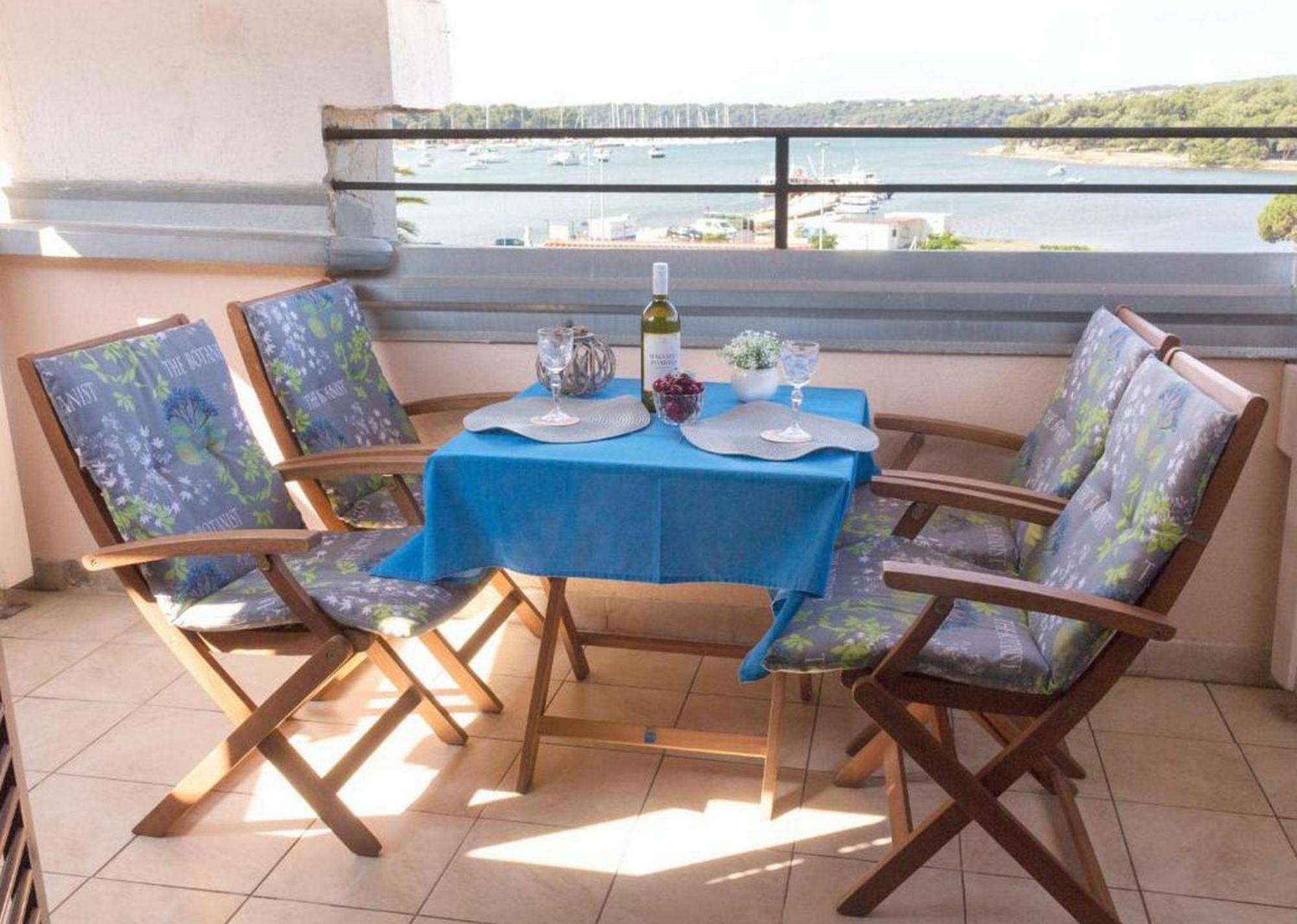 Rooms And Apartments Palma B&B Медулин Екстериор снимка