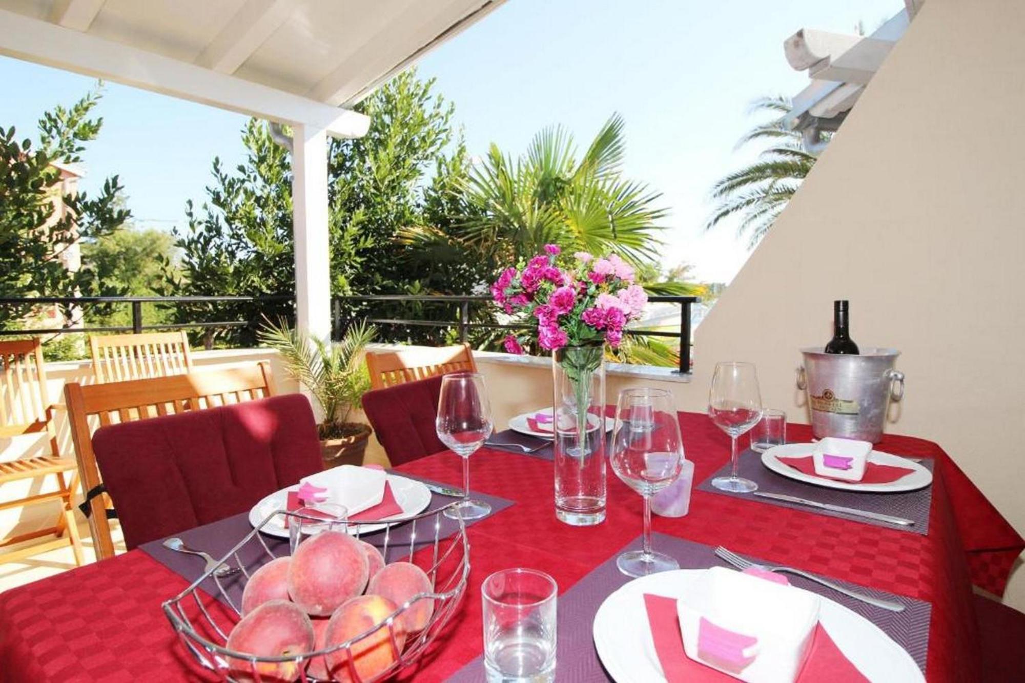 Rooms And Apartments Palma B&B Медулин Екстериор снимка