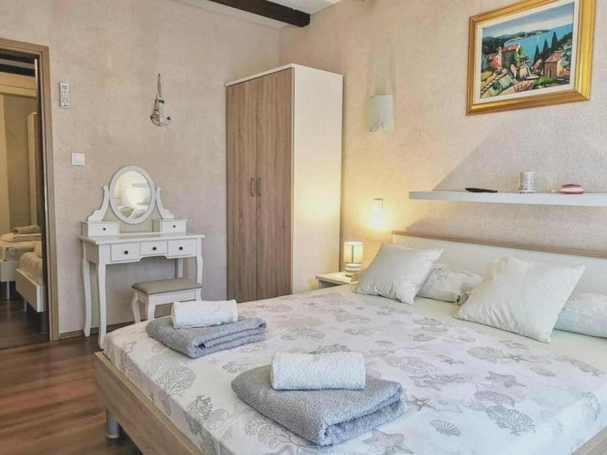Rooms And Apartments Palma B&B Медулин Екстериор снимка