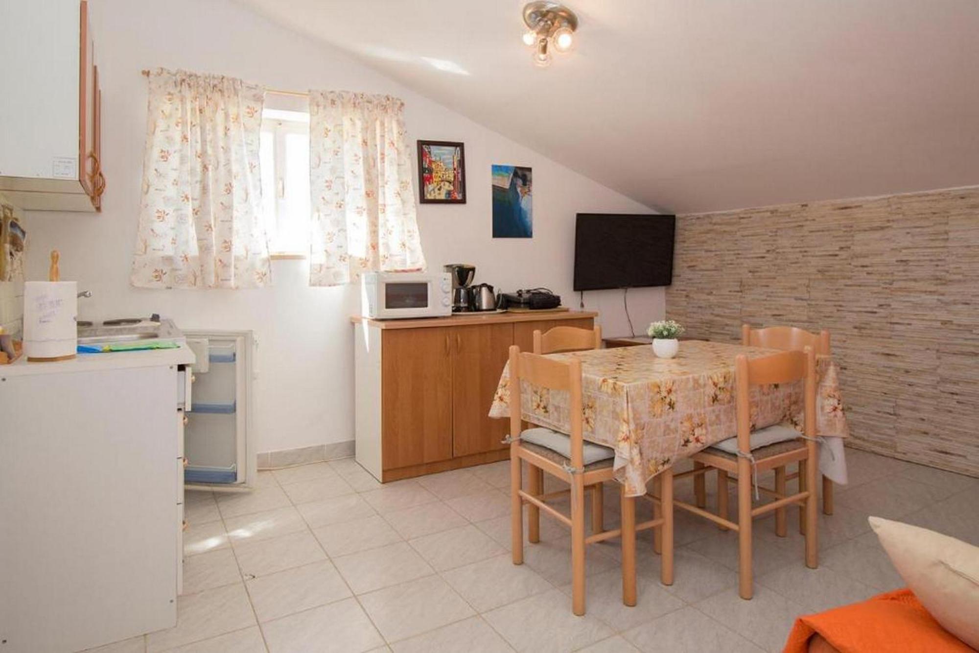 Rooms And Apartments Palma B&B Медулин Екстериор снимка
