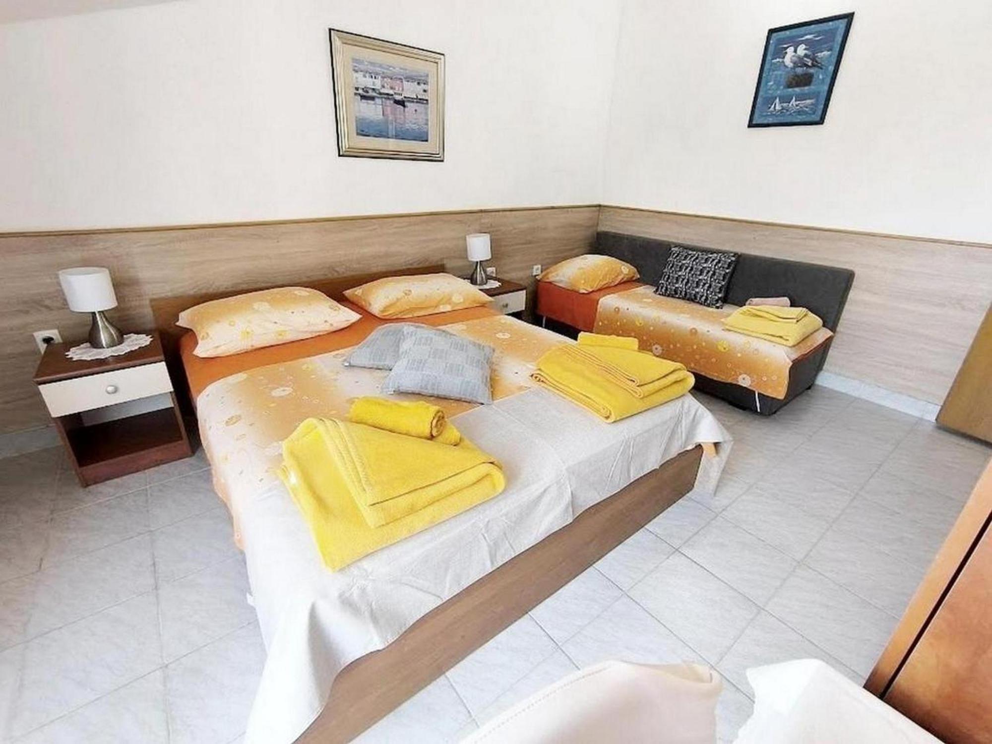 Rooms And Apartments Palma B&B Медулин Екстериор снимка